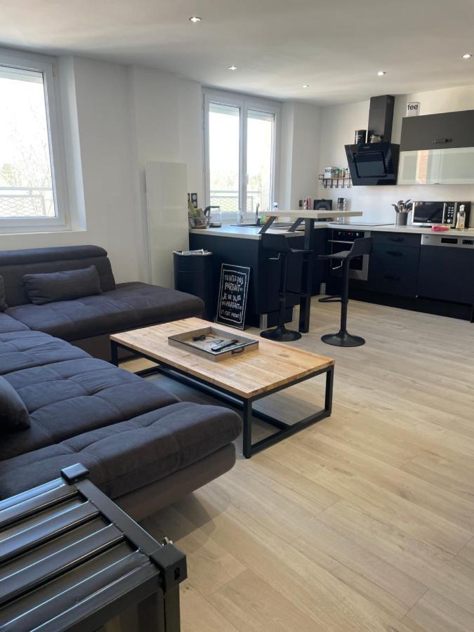 Appartement De Adrien Garage Prive Charleville-Mézières Exterior foto